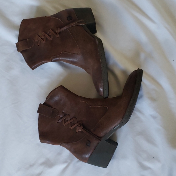 Born Shoes - Born brown leather zip up booties